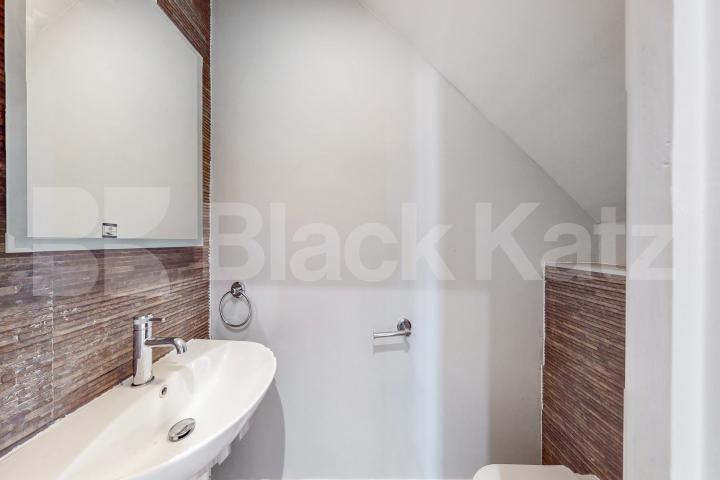 Period charm with contemporary living in Belgravia   Cobham Court Chester Close, Belgravia 